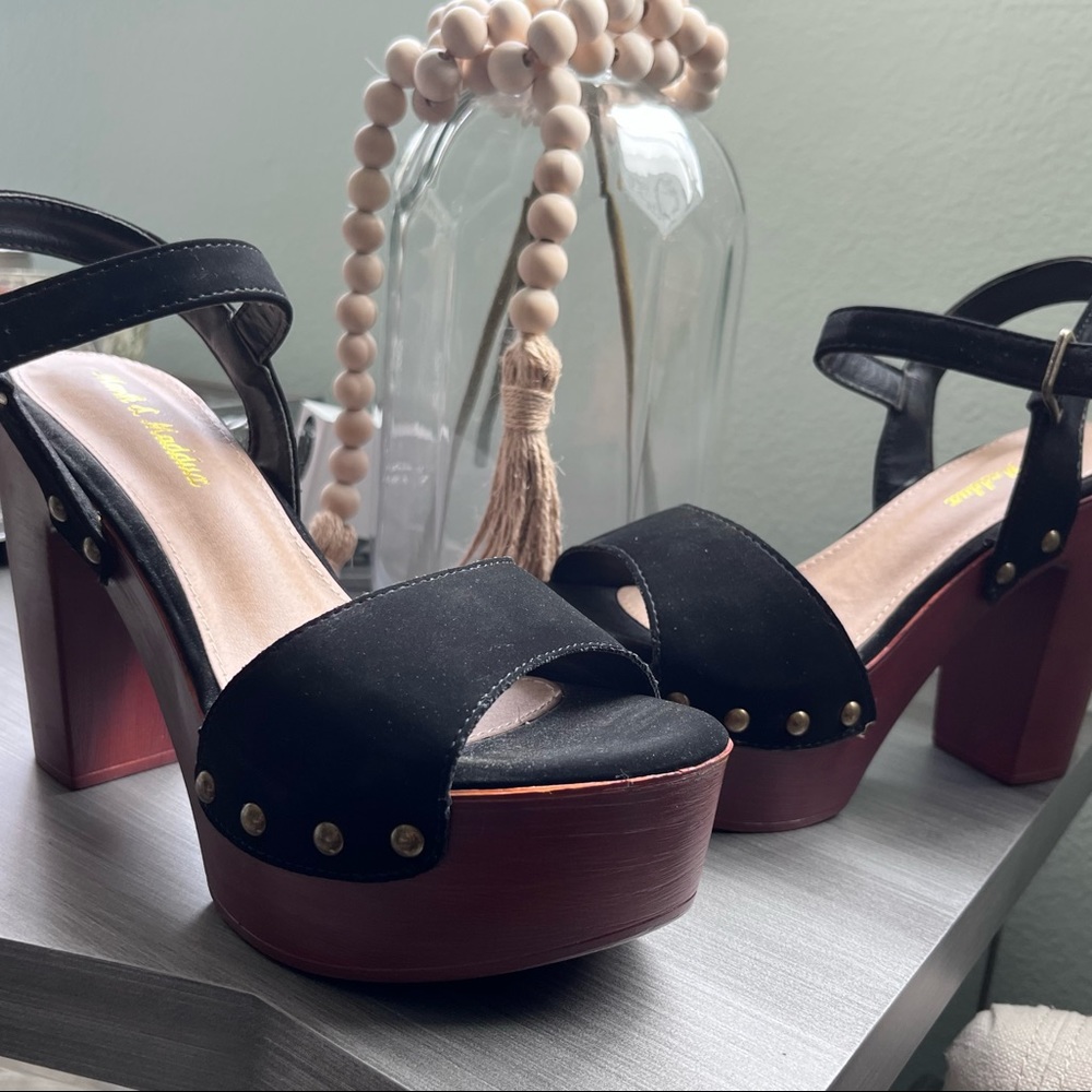 Platform Shoes - Picture 3 of 4